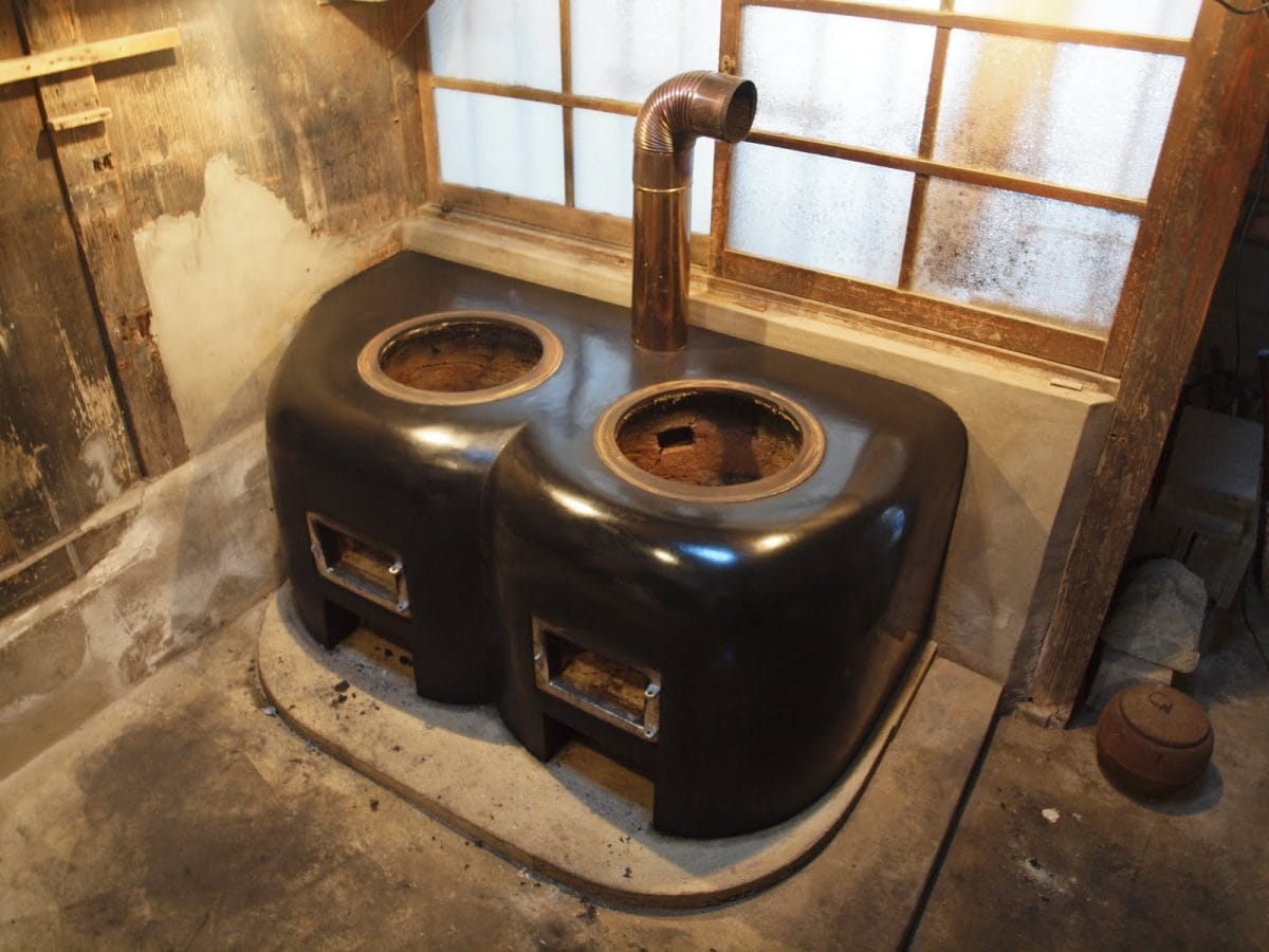 チャッキラコ・三崎昭和館　かまどつくりワークショップ