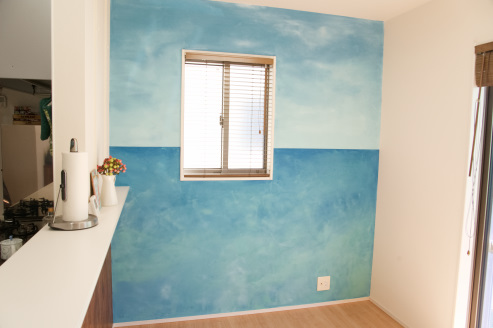 ブログ更新しました　4/24　ブログ漆喰について更新　　海と空の漆喰壁。とらわけない心の軌跡。